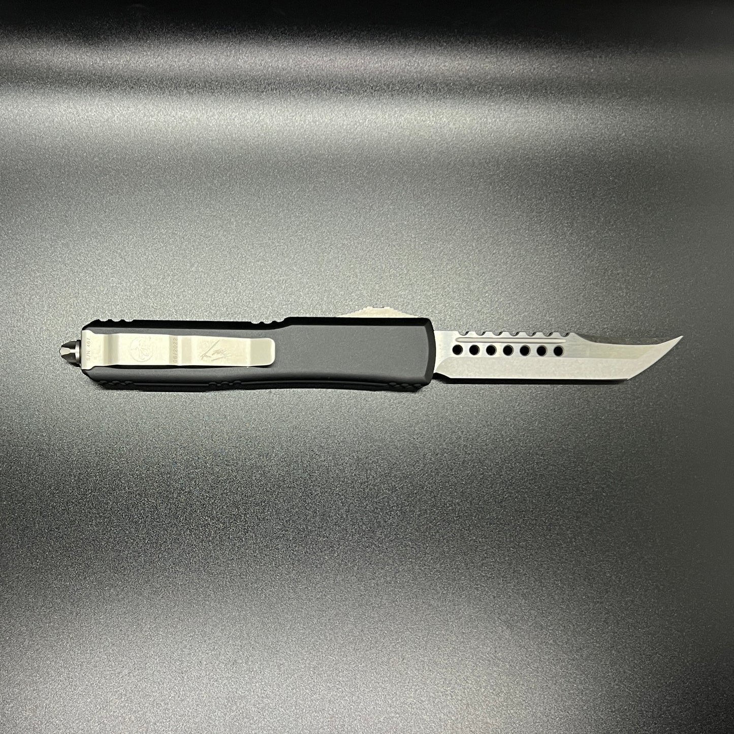 Microtech Ultratech Hellhound Signature (119-10S)