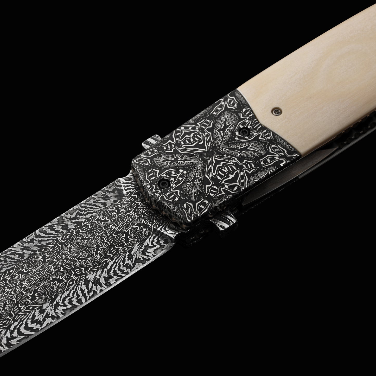 Vlad Daniluk – Dagger Flipper